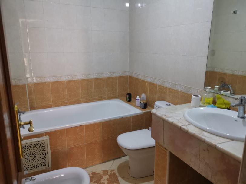 Modern and Comfortable Apartment – Prime Location-6