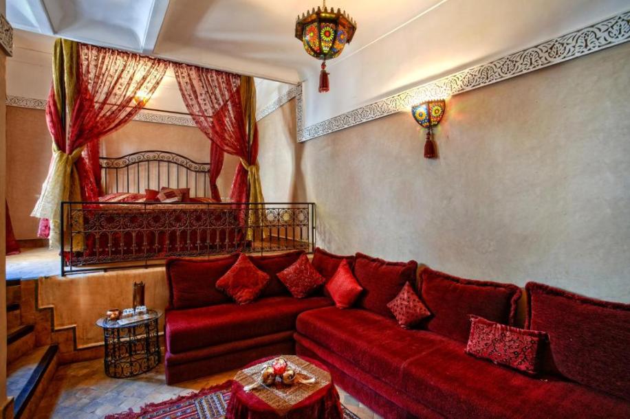 Luxury Riad with Spacious Living & Full Amenities – Medina Charm-2