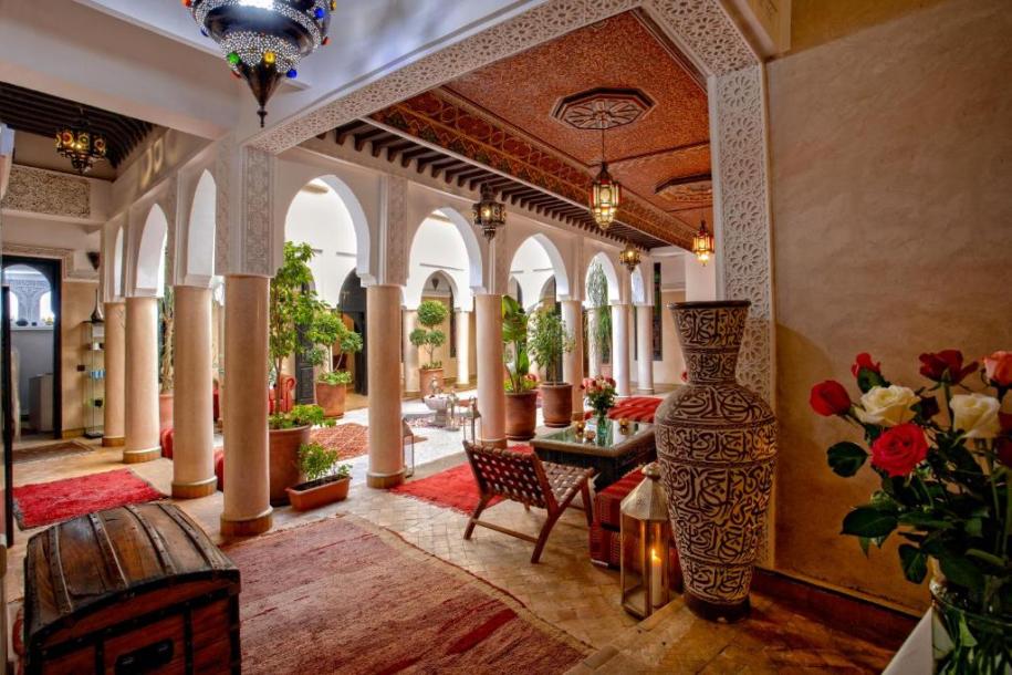 Luxury Riad with Spacious Living & Full Amenities – Medina Charm-0