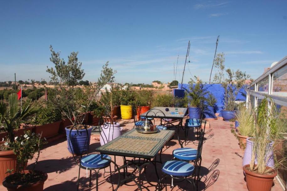 Luxury Riad with Spacious Living & Full Amenities – Medina Charm-1