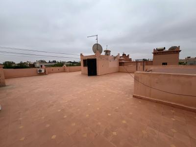 Elegant Villa with Pool, Garden, Hammam, and Spacious Living Areas for Sale