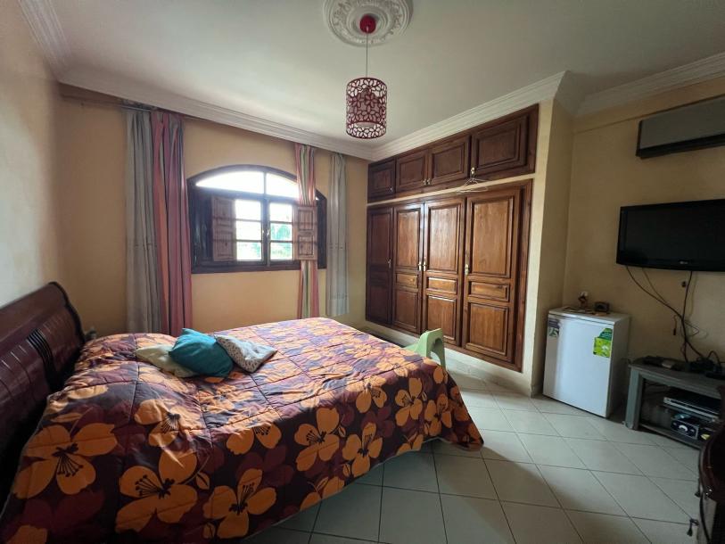 Elegant Villa with Pool, Garden, Hammam, and Spacious Living Areas for Sale-1