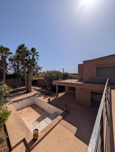 Modern Villa for Sale on the Fez Road – Marrakech-0