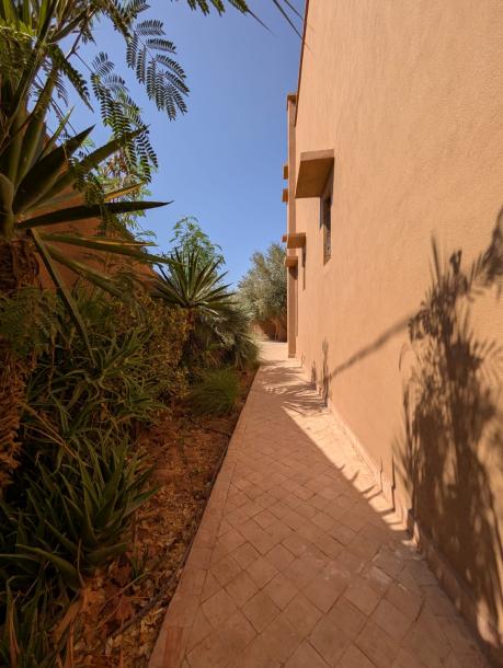 Modern Villa for Sale on the Fez Road – Marrakech-12