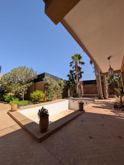 Modern Villa for Sale on the Fez Road – Marrakech