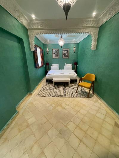 Turnkey Guesthouse Riad with Pool – Riad Zitoun Jdid
